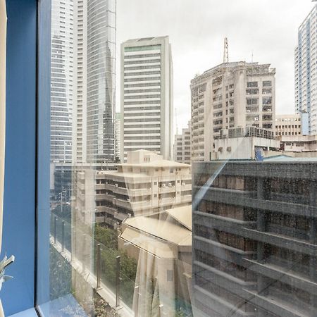 Csuites At Two Central Residences Makati City Bagian luar foto