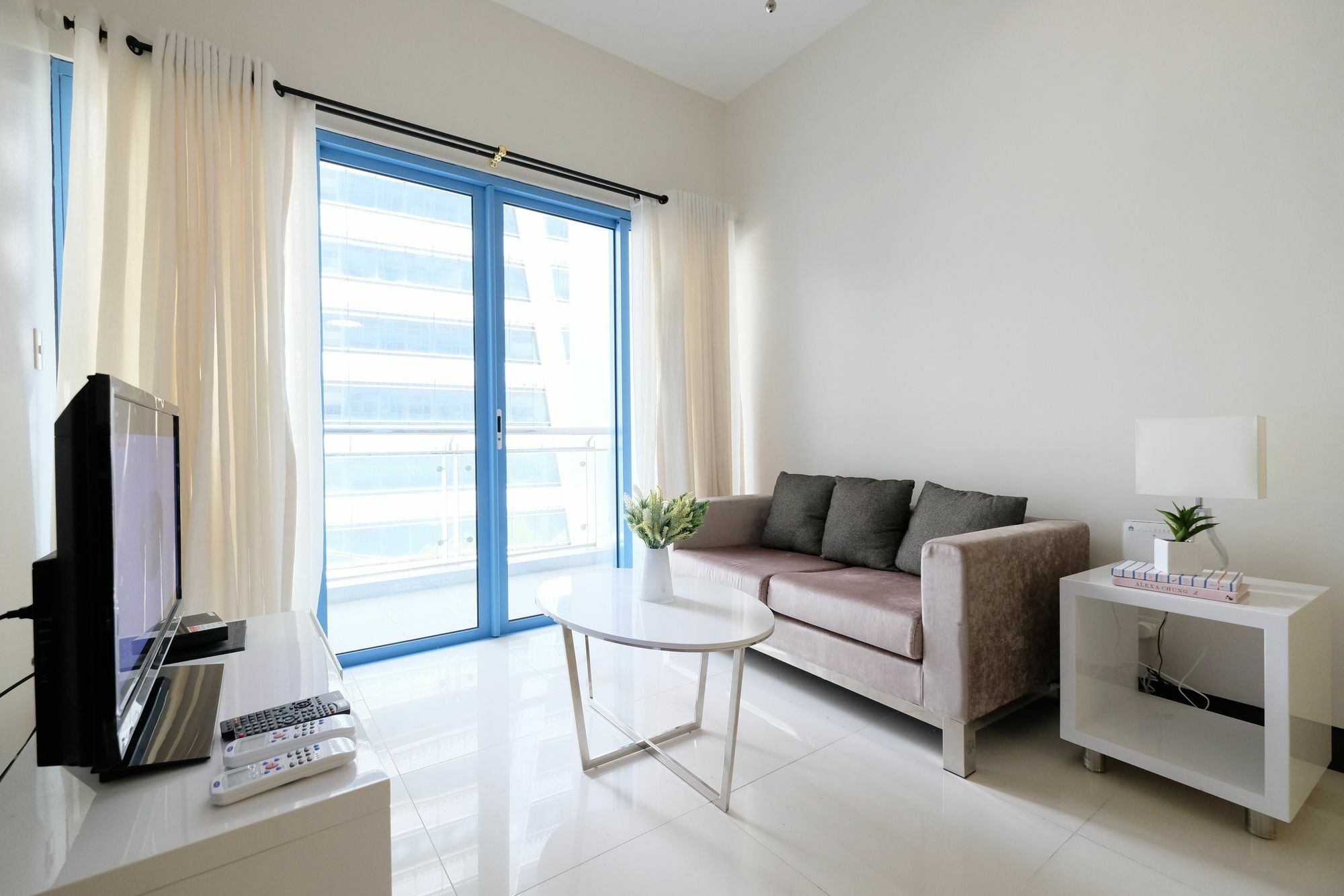 Csuites At Two Central Residences Makati City Bagian luar foto