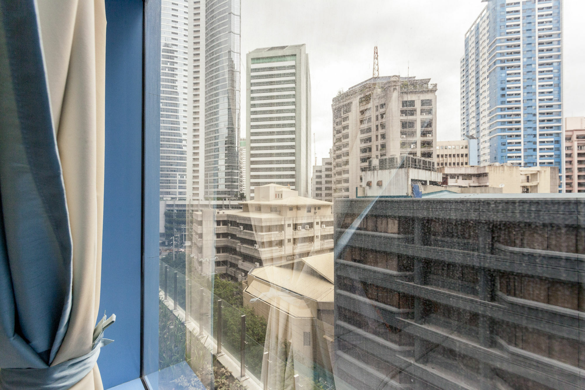 Csuites At Two Central Residences Makati City Bagian luar foto